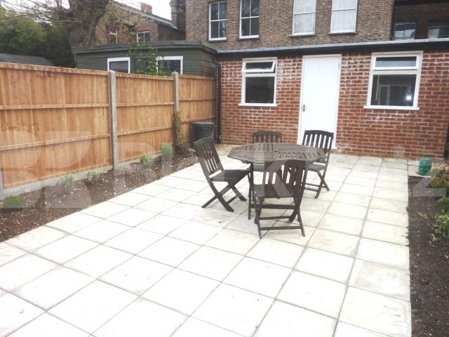 			NEW INSTRUCTION!, 4 Bedroom, 1 bath, 1 reception Flat			 Biddestone Road, HOLLOWAY